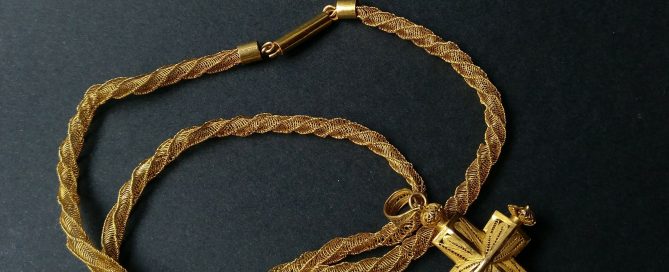 Cruz de filigrana de Oro, México, Oaxaca /Sangleyes (chinos en Filipinas) , s. XIX