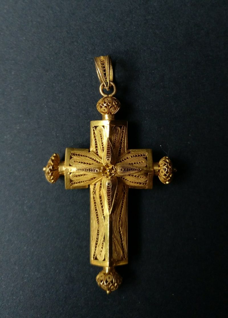Collar Grande De Cruz De Crucifijo De Filigrana Para Hombres Y Mujeres Chapado En Oro De 24k